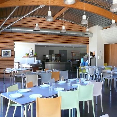 Auberge De Jeunesse Hi Grenoble เอคิรอลส์ ภายนอก รูปภาพ