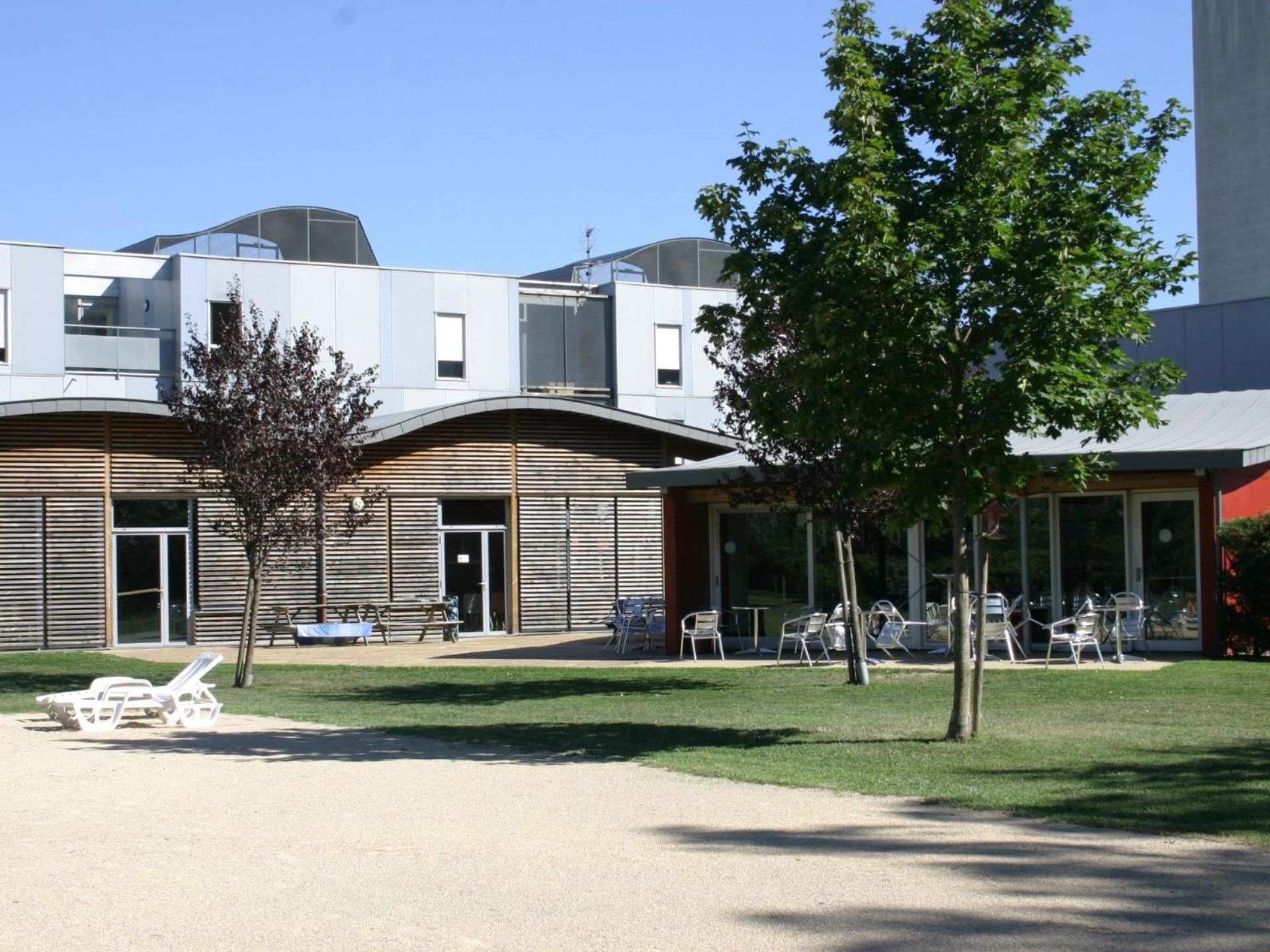 Auberge De Jeunesse Hi Grenoble เอคิรอลส์ ภายนอก รูปภาพ