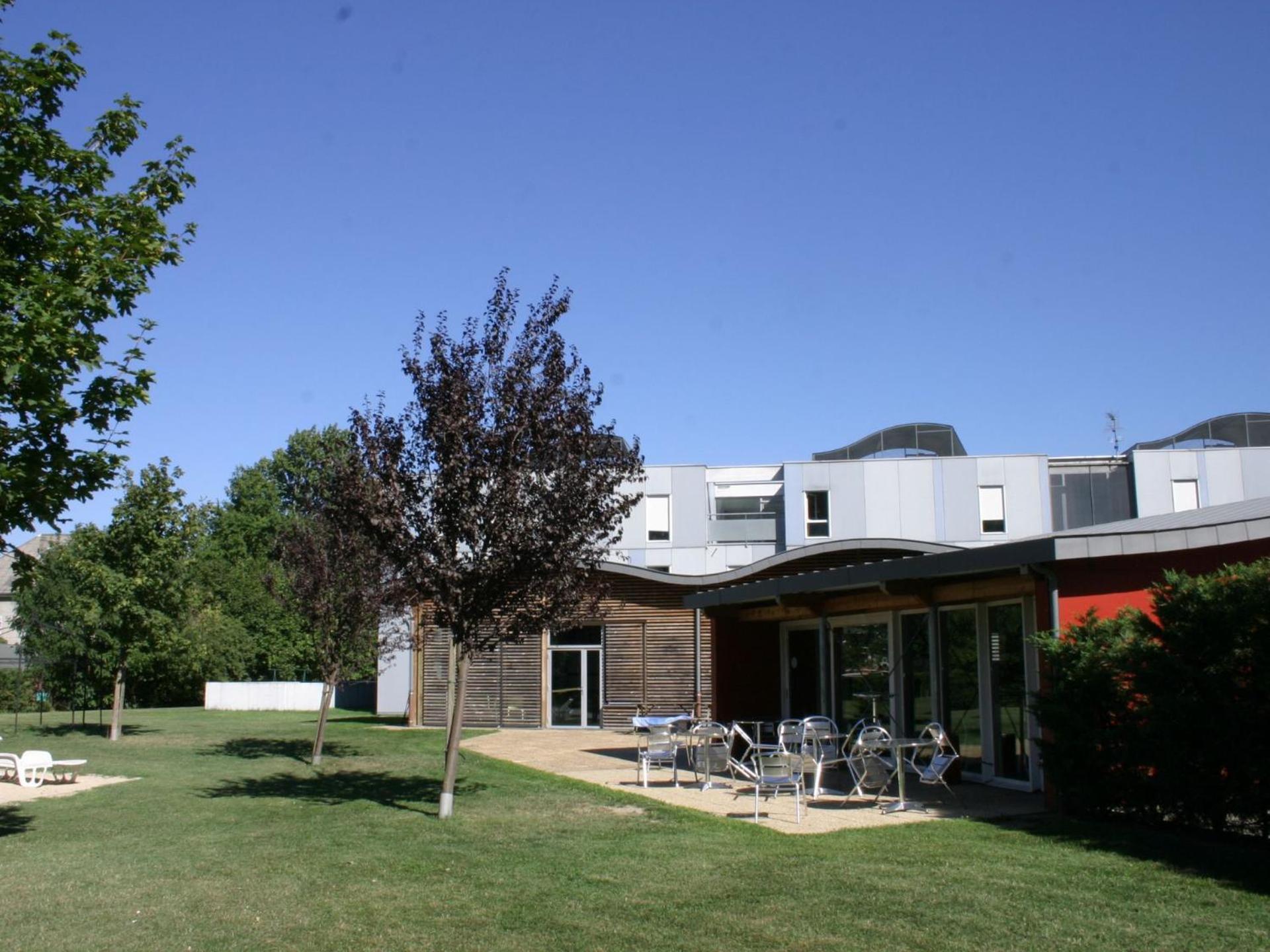 Auberge De Jeunesse Hi Grenoble เอคิรอลส์ ภายนอก รูปภาพ